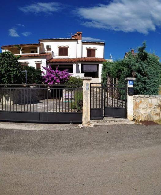 Apartmani Tara Medulin Exterior foto